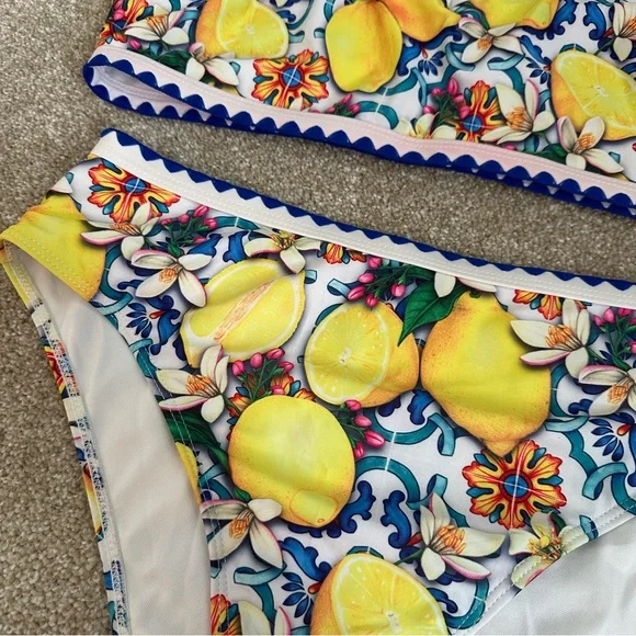 Lemon bikini 🍋 - Picture 9 of 9